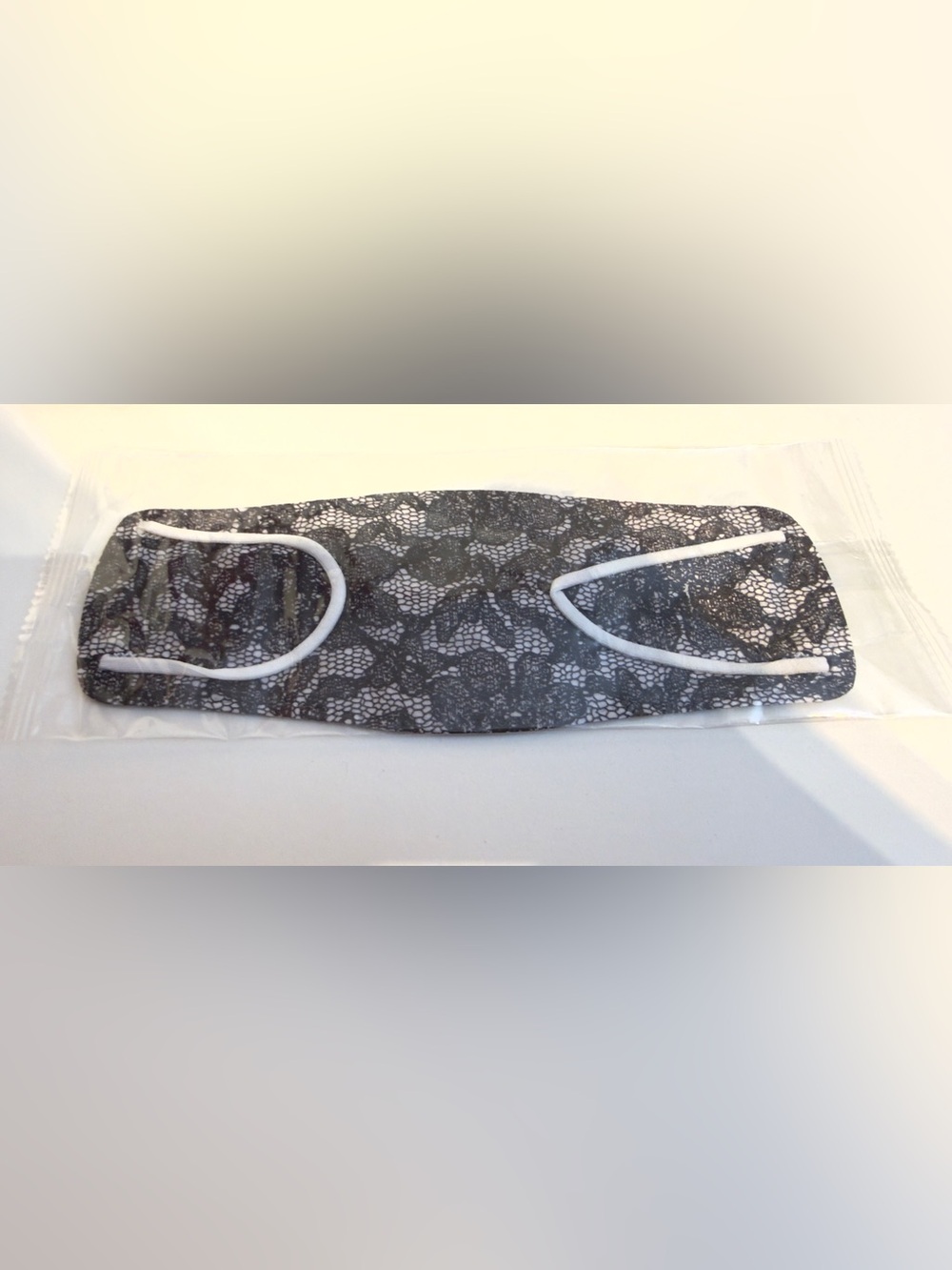 2 PCS lace pattern KF 94 face mask